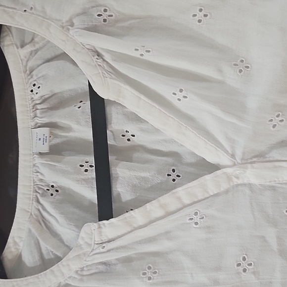 Old Navy Split Neck Eyelet Gauze Blouse Long sleeves white size small - Picture 4 of 11